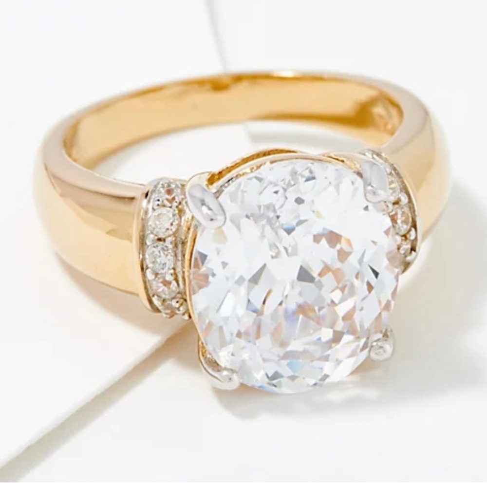 *NEW* Diamonique Simulated Diamond Oval Ring